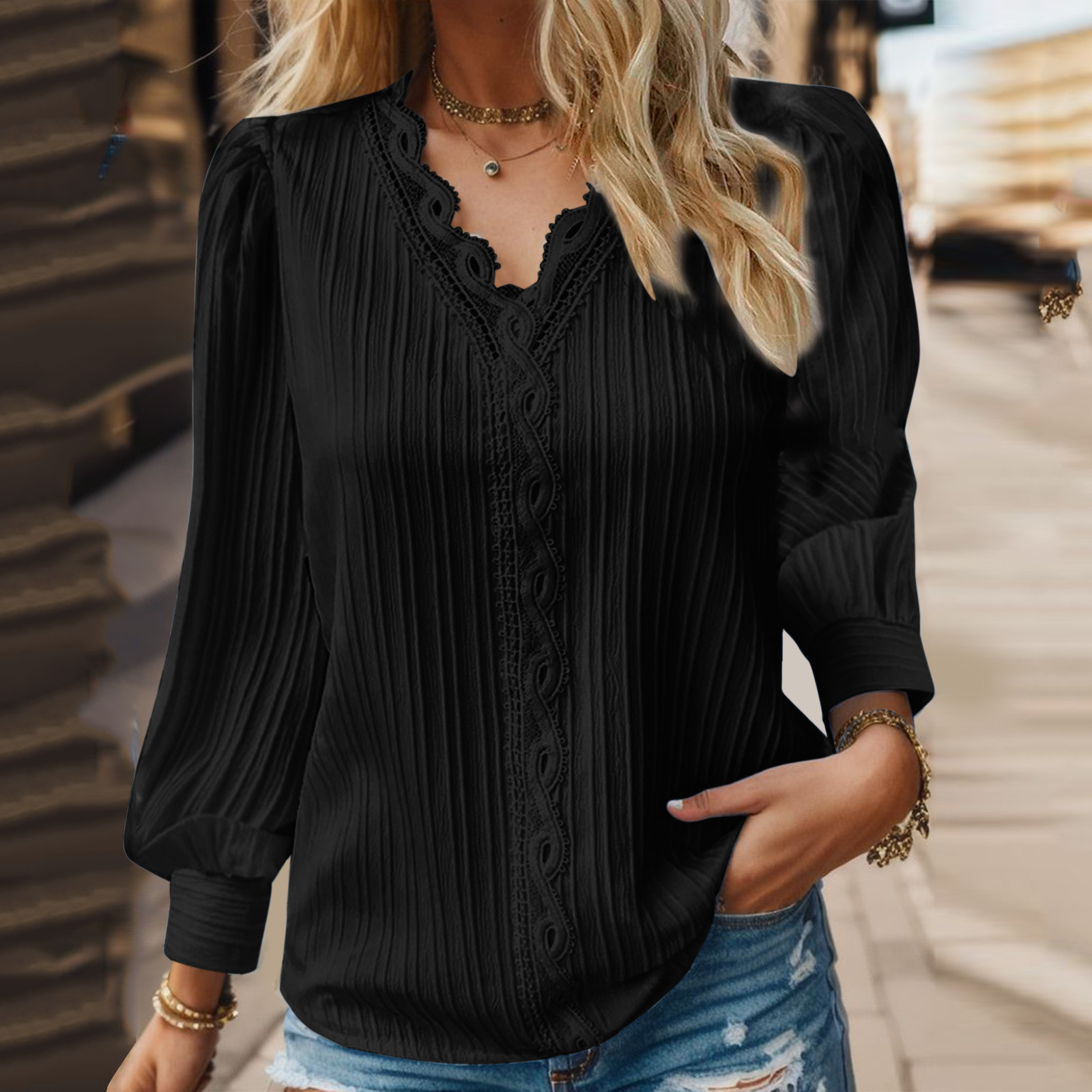 thumbnail image 2 of Blusa de encaje con cuello en V para mujer - Color liso, manga corta, poliéster, camisa elegante y casual para el trabajo o una cita, 2 of 5